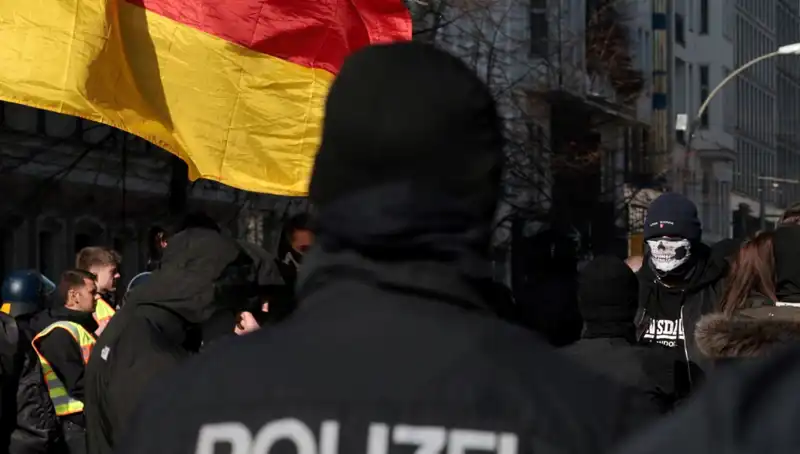 Berlin'deki Türk Market Zincirine Yapılan Silahlı Saldırı: Neler Oldu?