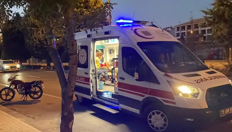 Motosiklete Çarpan Otomobil Sürücüsü Kaza Yerinden Kaçtı