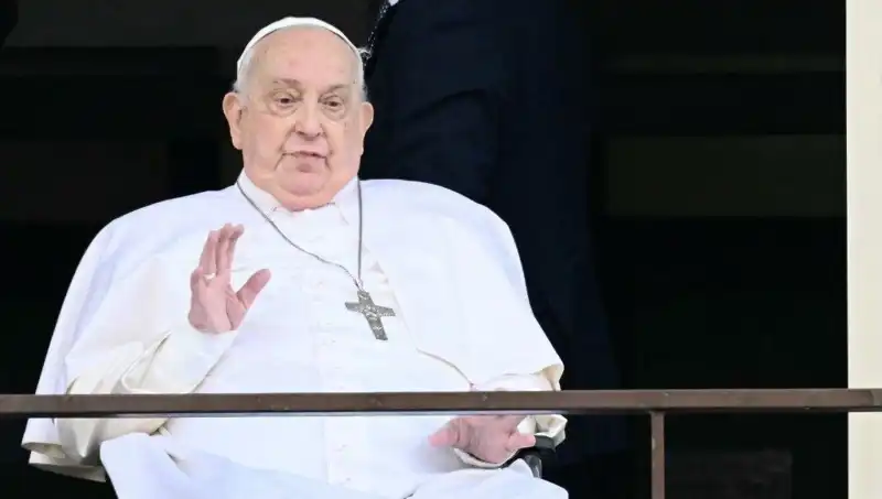 Papa Francis Hastanede Görüntülendi: 5 Hafta Ara Sonrası İlk Ziyaret