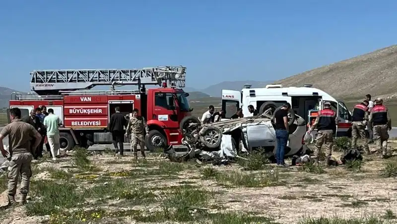 Van'da Feci Trafik Kazası: Dört Can Alırken, İki Kişi Yaralandı