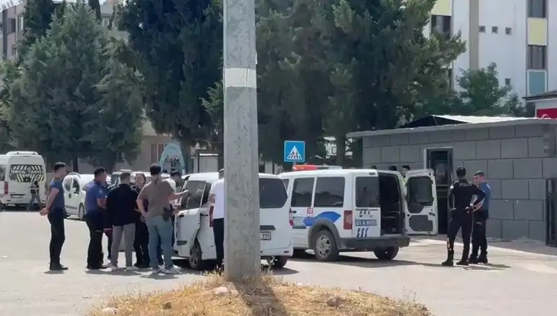 Adliye Önünde İki Aile Arasında Arbede: 5 Yaralı, 7 Gözaltı