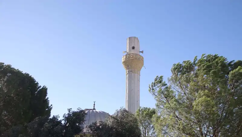 Muğla’da Şiddetli Fırtına, Minare Külahı ve Çatılar Uçtu!