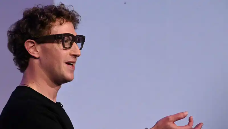 Zuckerberg'in Yeni Gözlüğü: Yapay Zeka ile Geleceği Keşfetmeye Hazır