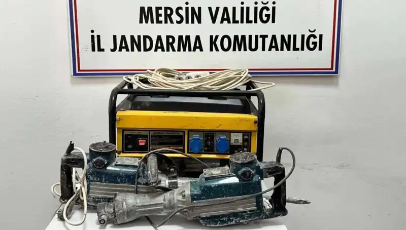 Mersin'de İki Kişi Kaçak Kazı Yaparken Gözaltına Alındı