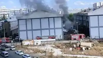 Başakşehir Sanayi Sitesinde Korkutan Yangın: Neler Oldu?